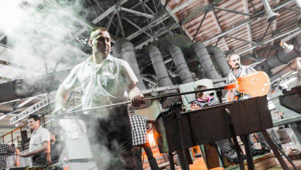 钢化玻璃为什么会突然爆裂