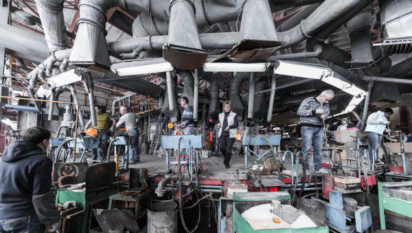 钢化玻璃为什么会突然爆裂