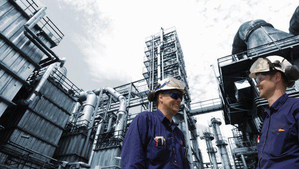 石油工人一个月多少钱