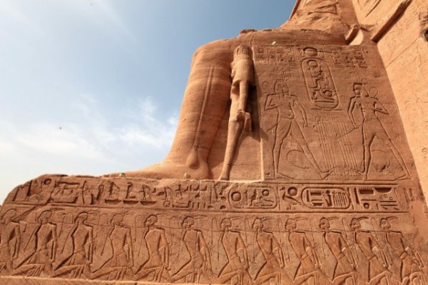 阿布辛贝神庙四尊神像