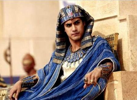 阿布辛贝神庙四尊神像