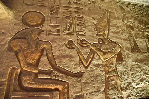 阿布辛贝神庙四尊神像