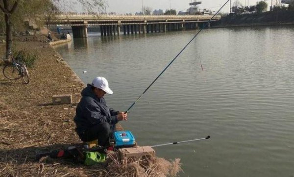 鱼漂吃铅重好还是轻好