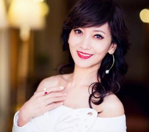 赵雅芝个人简介