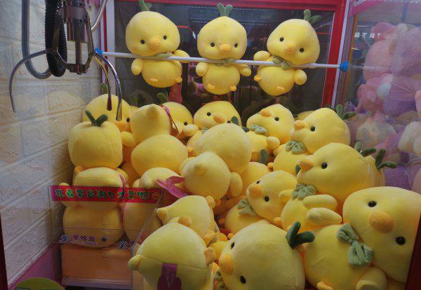 在娃娃机上抓娃娃技巧分享