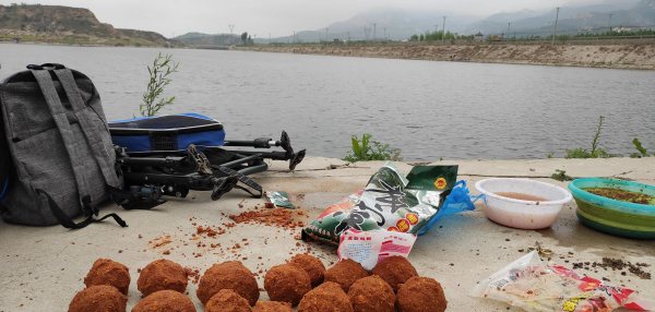 野钓大鲤鱼简单方法介绍