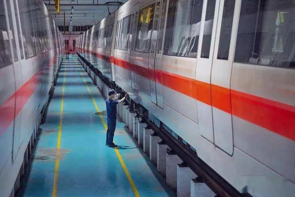 女生在地铁干什么工作好