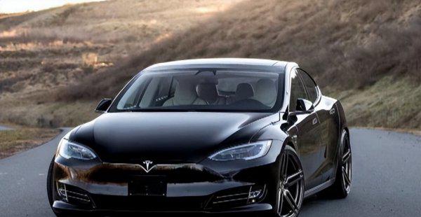 特斯拉8年后换电池多少钱