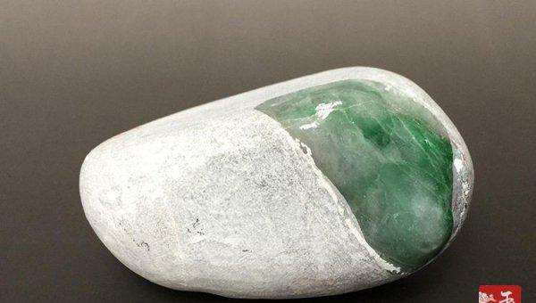 一般什么石头才是玉