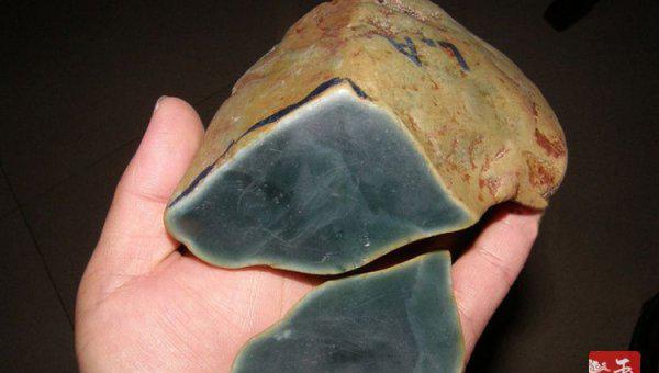 一般什么石头才是玉