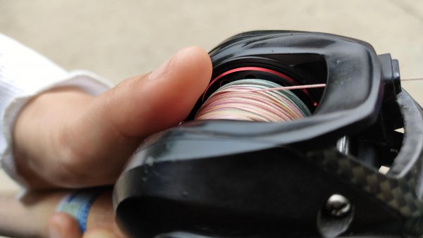 路亚水滴轮怎样装线及注意事项