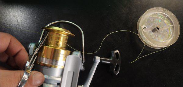 纺车轮怎么上线能锁紧鱼线不打滑