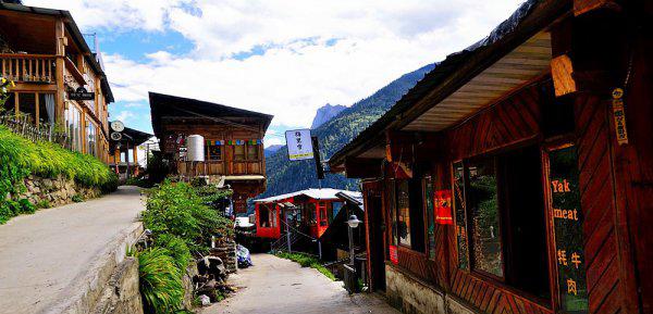 雨崩村在云南哪里属于哪个县