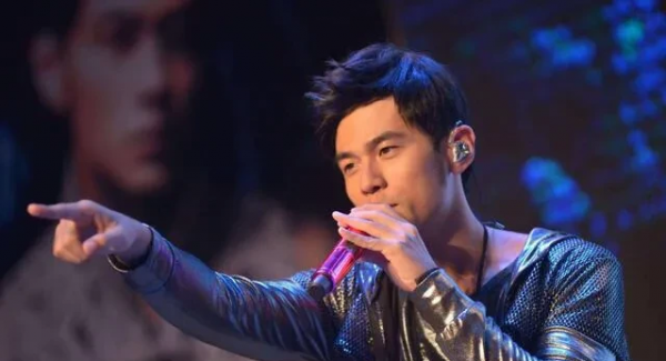 周杰伦为什么不娶侯佩岑