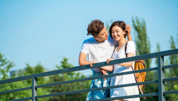 恋爱初期肢体接触时间表