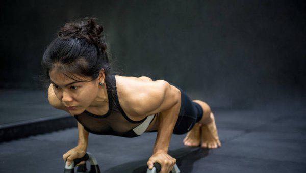 俯卧撑没力气先练什么动作