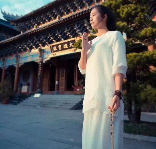 中年男人只对一种女人着迷 中年人迷恋女人类型是怎样的