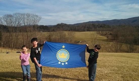 世界最小的国家只有2个人是真的吗