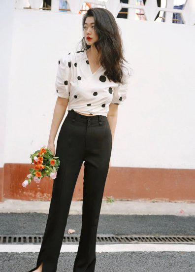 拖地裤配什么鞋子