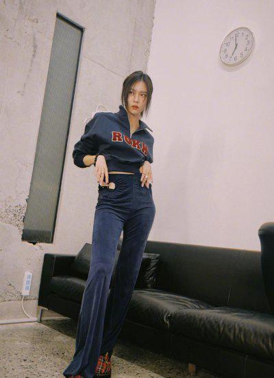 拖地裤配什么鞋子