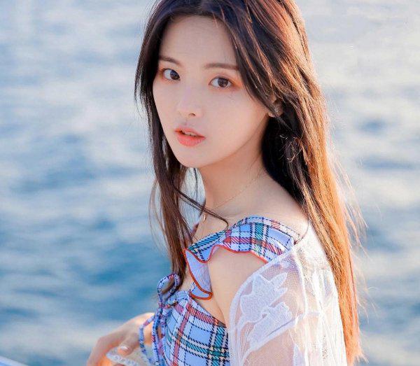 简介杨超越是哪里人