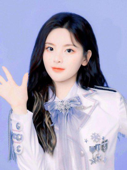 简介杨超越是哪里人