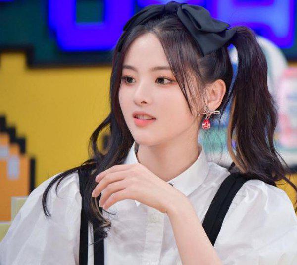 简介杨超越是哪里人