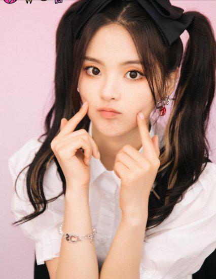 简介杨超越是哪里人