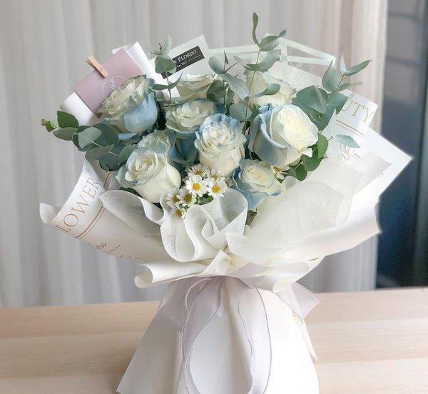 情人节送什么花表示初恋