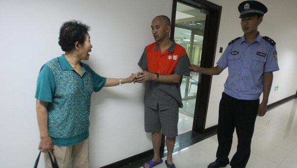 12岁的孩子偷钱撒谎如何教育