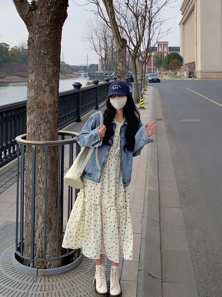 牛仔褂配什么裤子好看