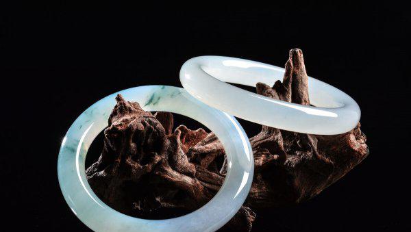 什么叫糯种与冰种翡翠