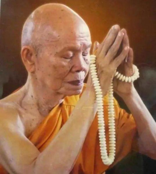 泰国传奇和尚龙婆坤的简介