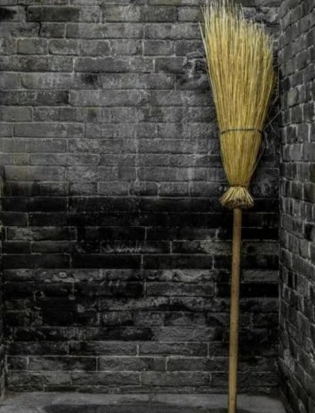 泰国传奇和尚龙婆坤的简介