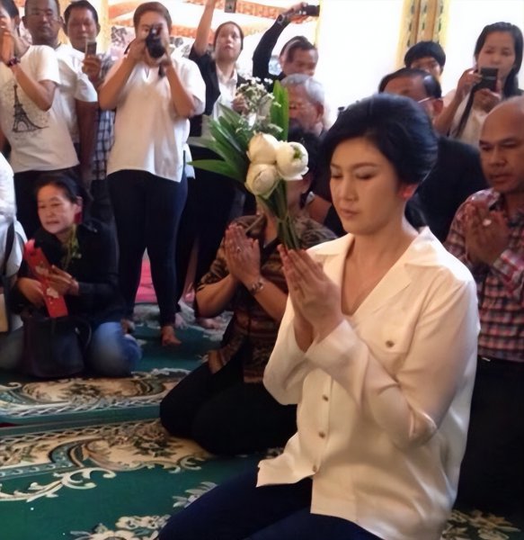 泰国传奇和尚龙婆坤的简介