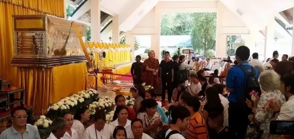 泰国传奇和尚龙婆坤的简介