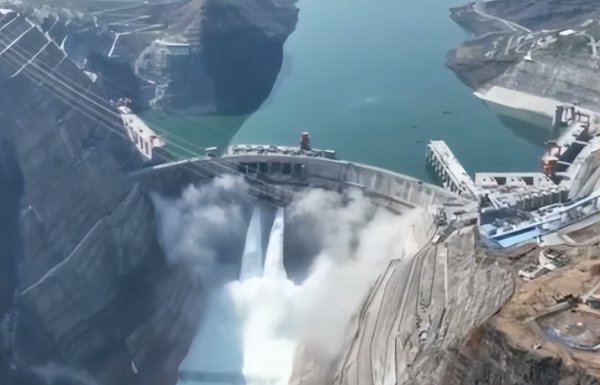 白鹤滩水电站相当于几个三峡