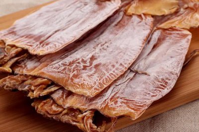 干鱿鱼怎么泡发最快速 干鱿鱼的做法怎么吃最好吃