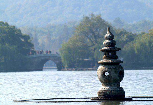一元纸币背面是什么风景
