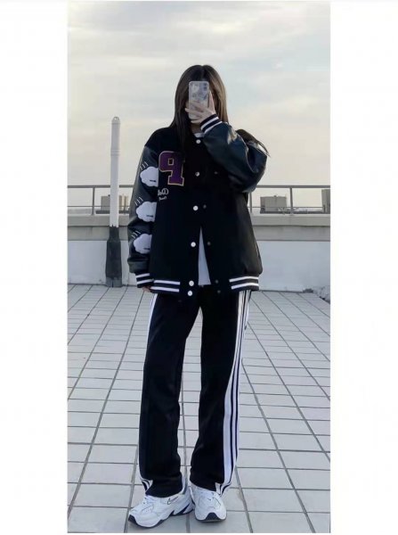 不同颜色棒球服搭配什么裤子好看