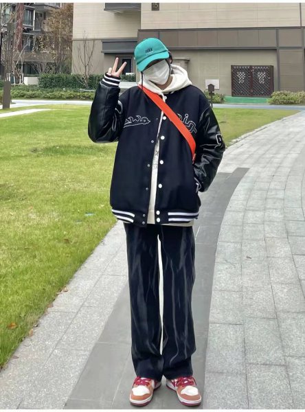 不同颜色棒球服搭配什么裤子好看