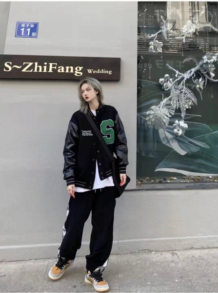 不同颜色棒球服搭配什么裤子好看