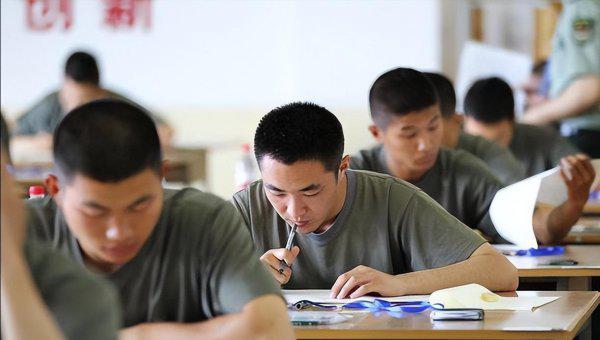 大学生考军校要什么条件和要求