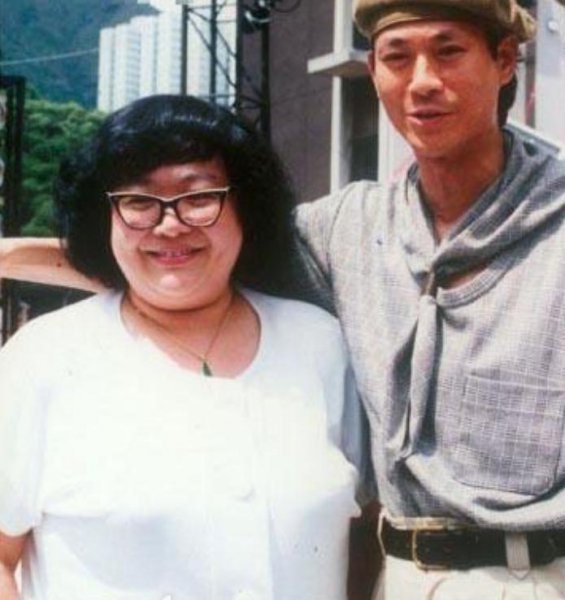 官晶华什么来头