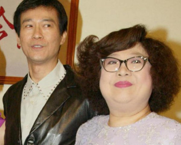 官晶华什么来头