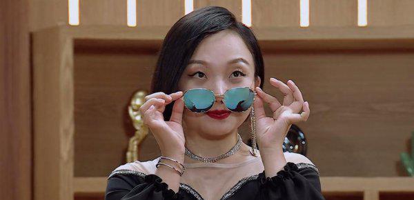 辣目洋子是日本人吗