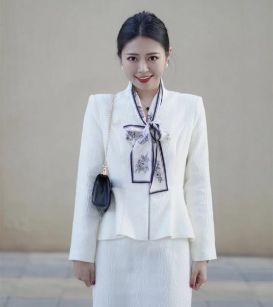 小丝巾的各种系法图解