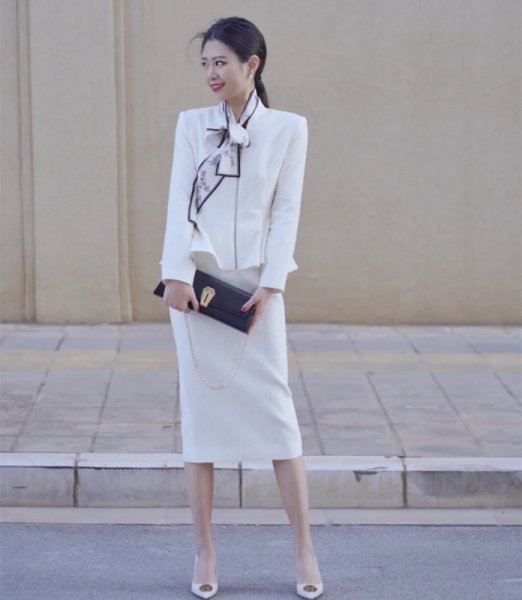 小丝巾的各种系法图解