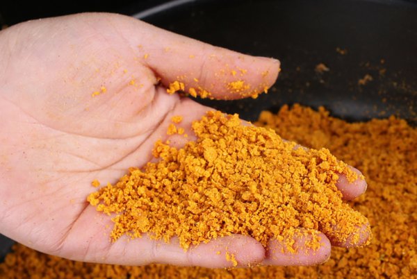 黑坑钓鲤鱼用什么饵料最好