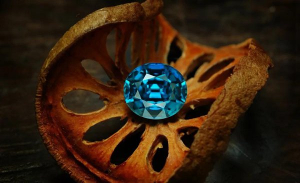 锆石和钻石的区别